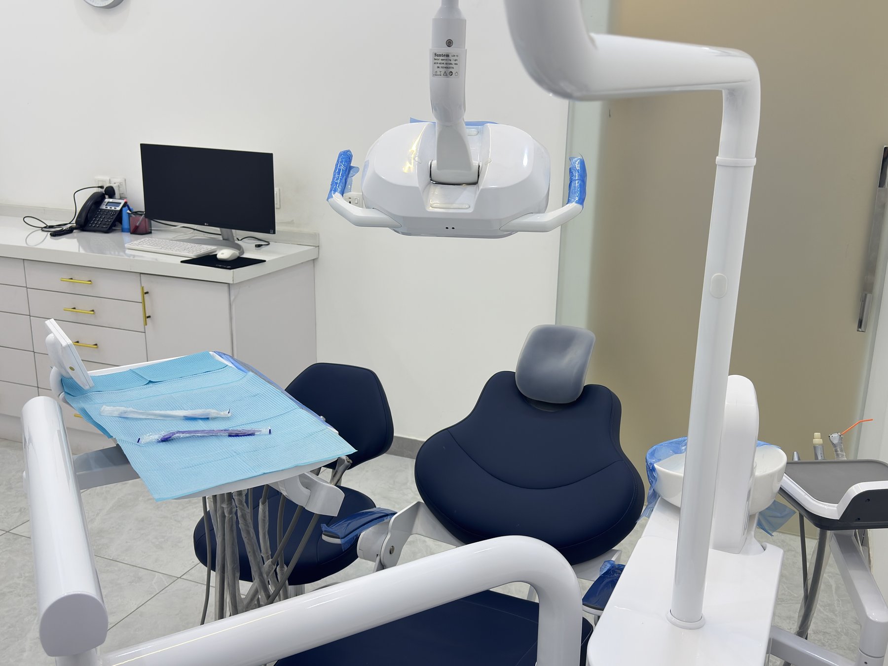 Cosmetic dental clinic